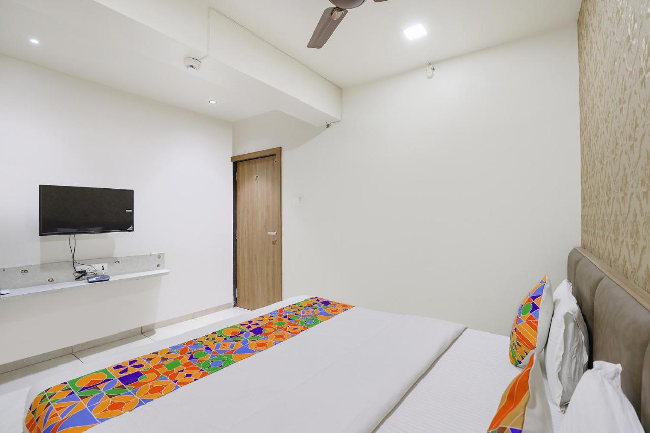Fabhotel Bharosa Inn Ahmedabad Exterior foto